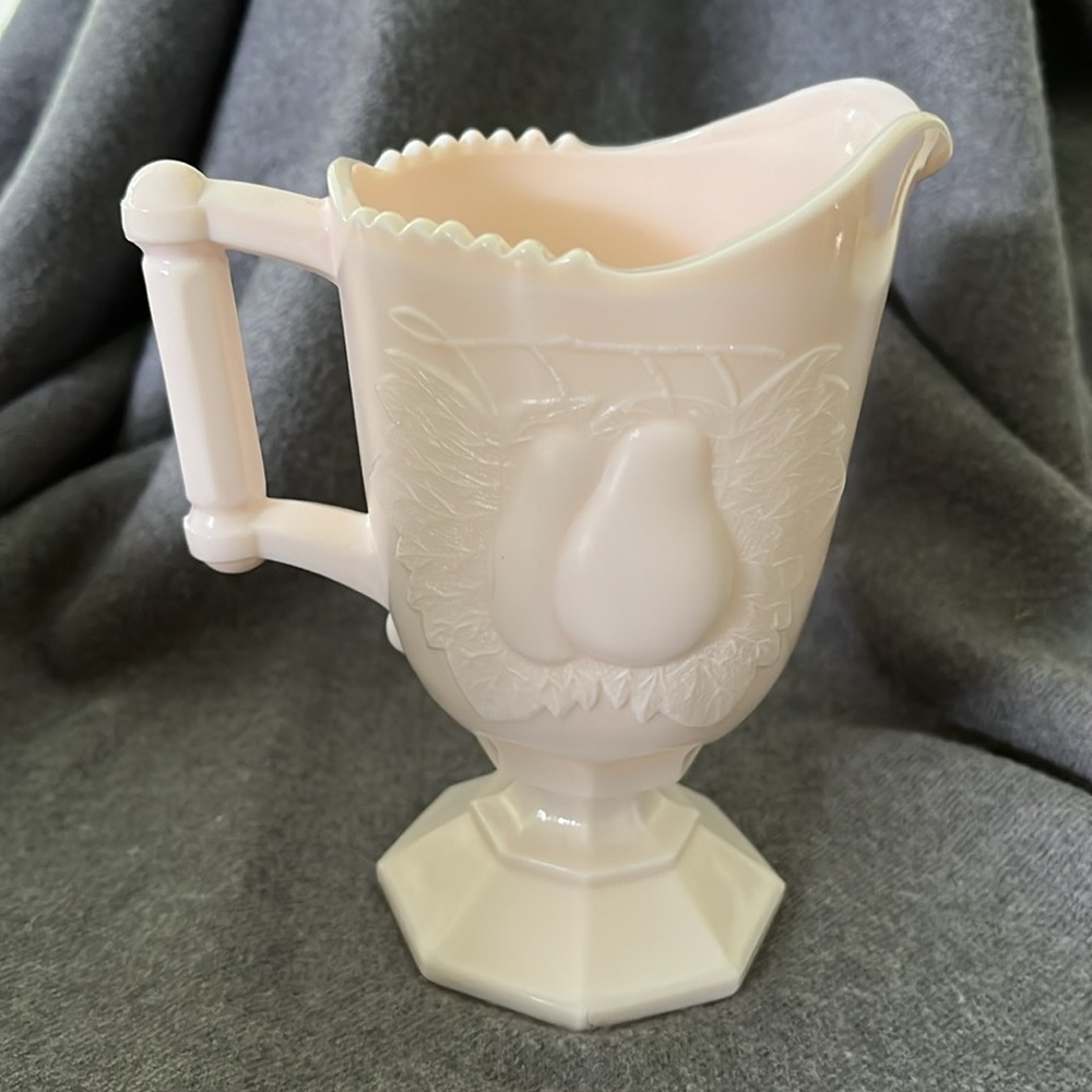 🌻 Vtg Jeanette Pink Milk Glass Creamer - Picture 3 of 9